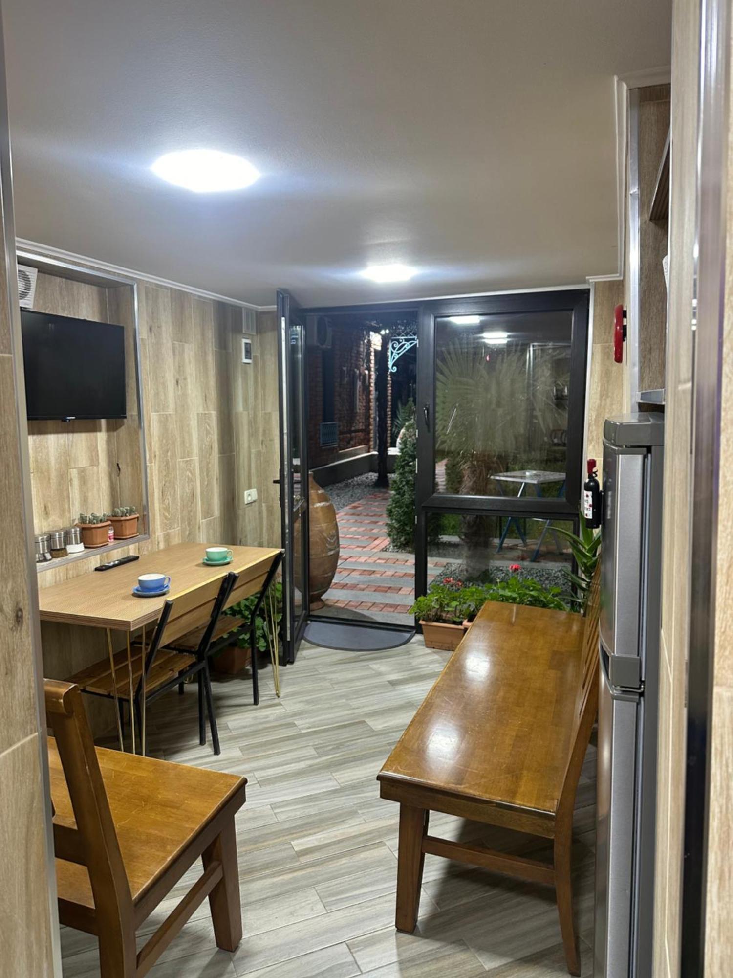 Hotel Varla Kʼutʼaisi Exterior foto